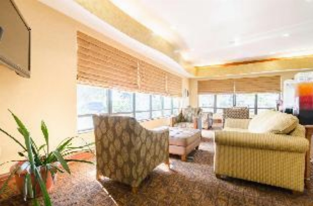 Comfort Suites Salina Main image