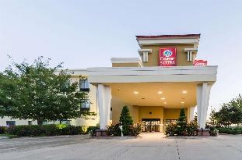 Comfort Suites Salina image 23