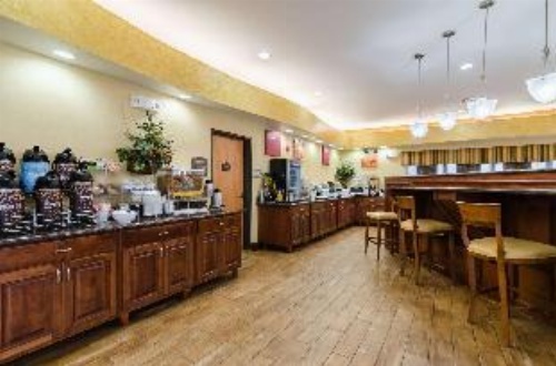 Comfort Suites Salina image 7